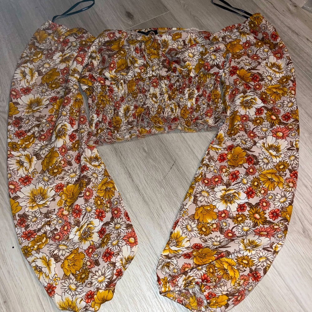FOREVER 21 FLORAL LONG SLEEVE CROP